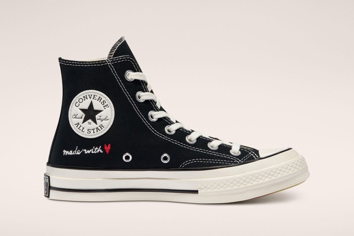 Converse sort un pack SaintValentin avec des Chuck Taylor à coeurs