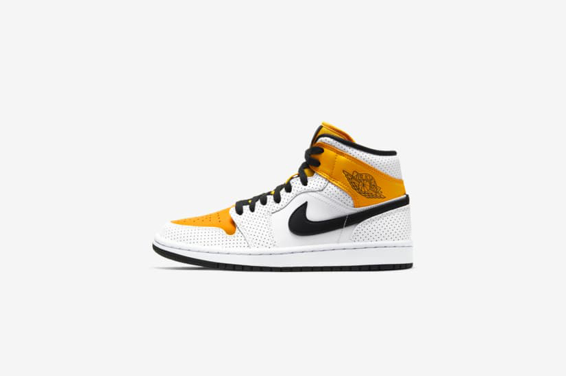 Une Air Jordan 1 Mid orange et blanche arrive sur le store de Nike