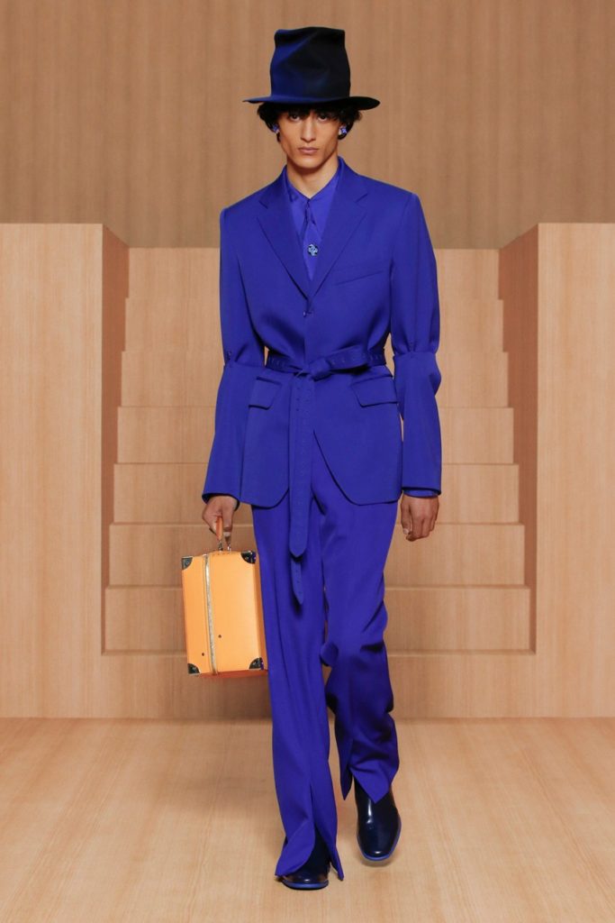 Virgil Abloh détourne le costume pour Louis Vuitton 