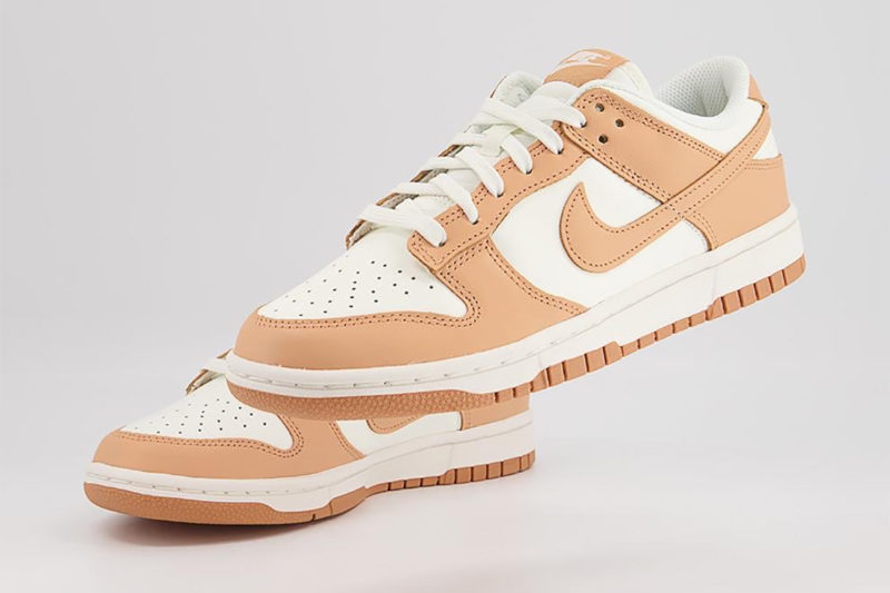 Nike Une Dunk exclusive pour femmes de couleurs café crème arrive
