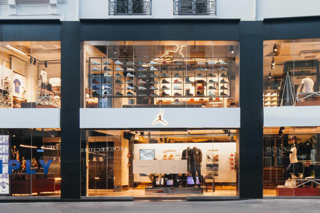 Jordan Bastille : La boutique de Michael Jordan à Paris a fermé  discrètement ses portes