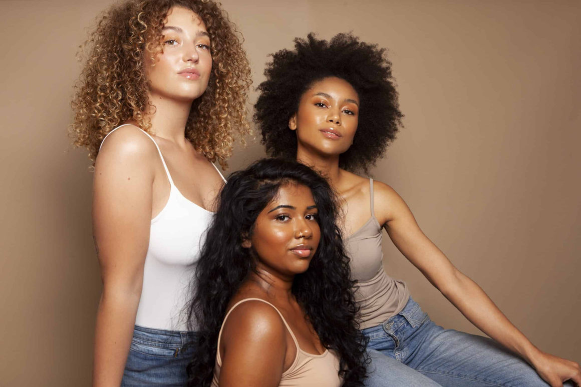 Cheveux bouclés Une liste complète des coiffeurs à Paris spécialisés