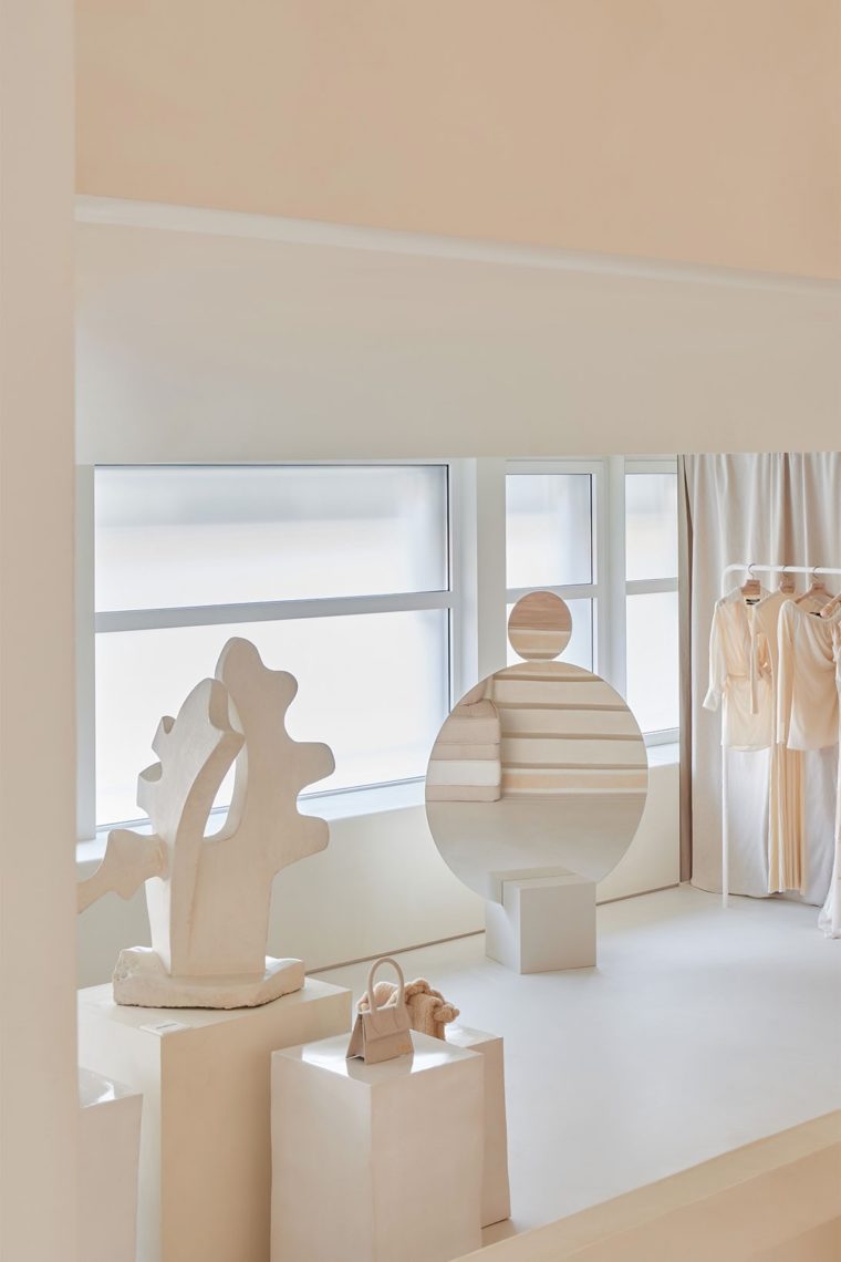 Jacquemus Rentrez dans sa boutique à Paris